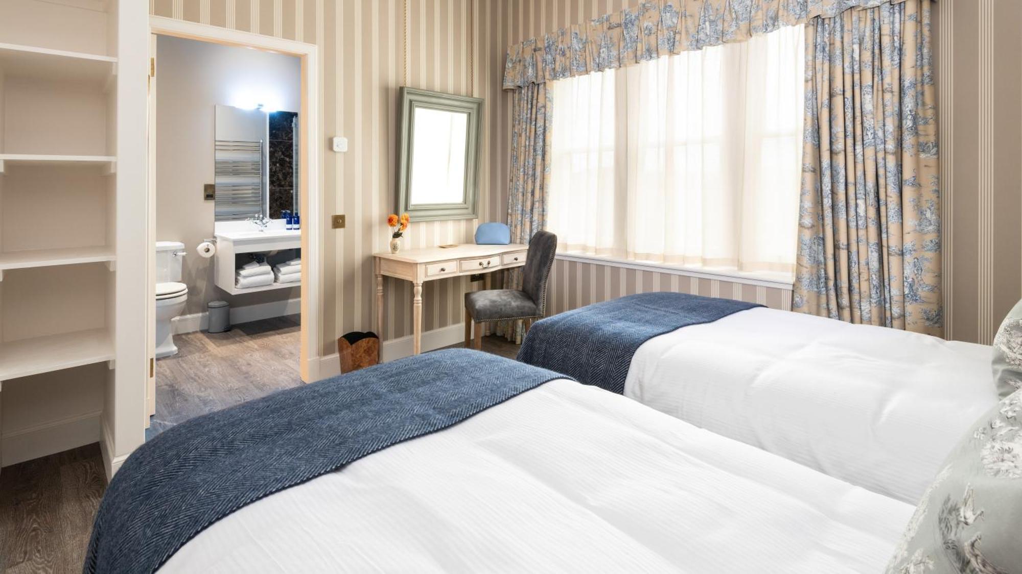 Meikleour Arms Hotel & Restaurant Экстерьер фото