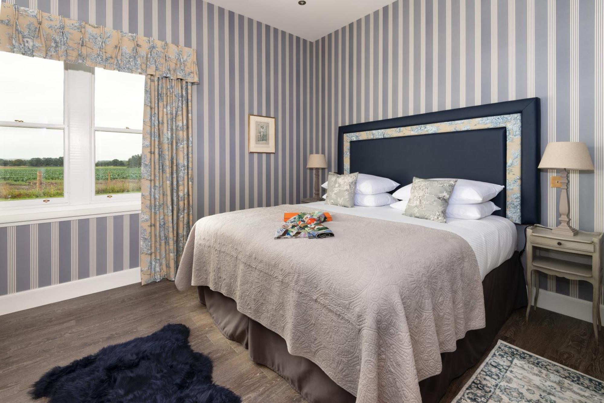Meikleour Arms Hotel & Restaurant Экстерьер фото