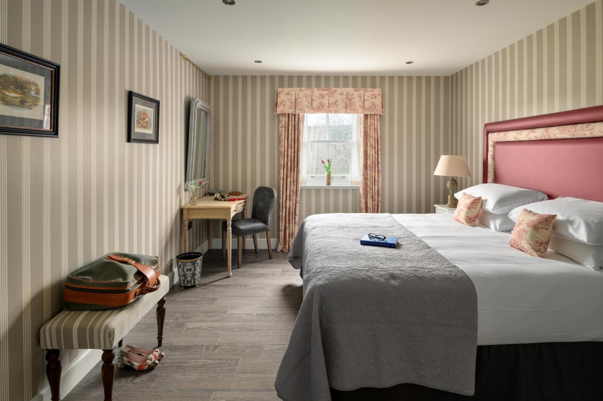 Meikleour Arms Hotel & Restaurant Экстерьер фото